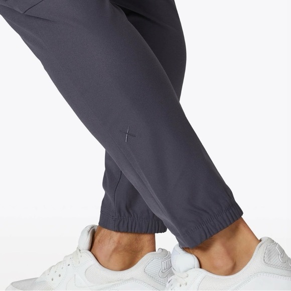 Cuts AO Jogger Cast Iron Size Small *flaw - Picture 10 of 16